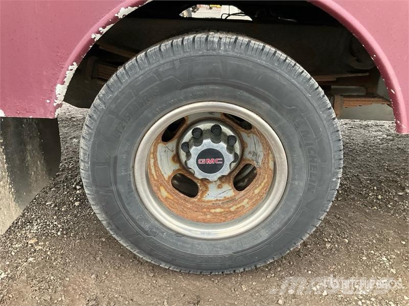 GMC Sierra 3500 SLE 4x2 Utility Truck شاحنات خفيفة/مفصلية الجوانب