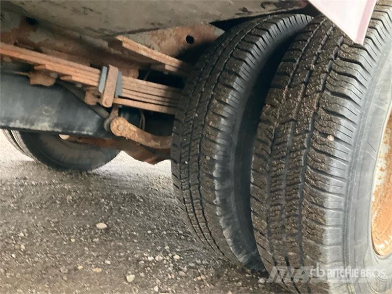 GMC Sierra 3500 SLE 4x2 Utility Truck شاحنات خفيفة/مفصلية الجوانب