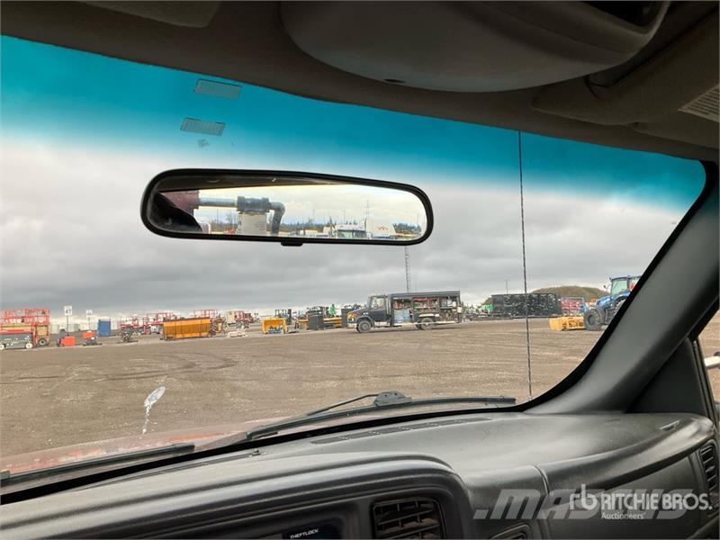 GMC Sierra 3500 SLE 4x2 Utility Truck شاحنات خفيفة/مفصلية الجوانب