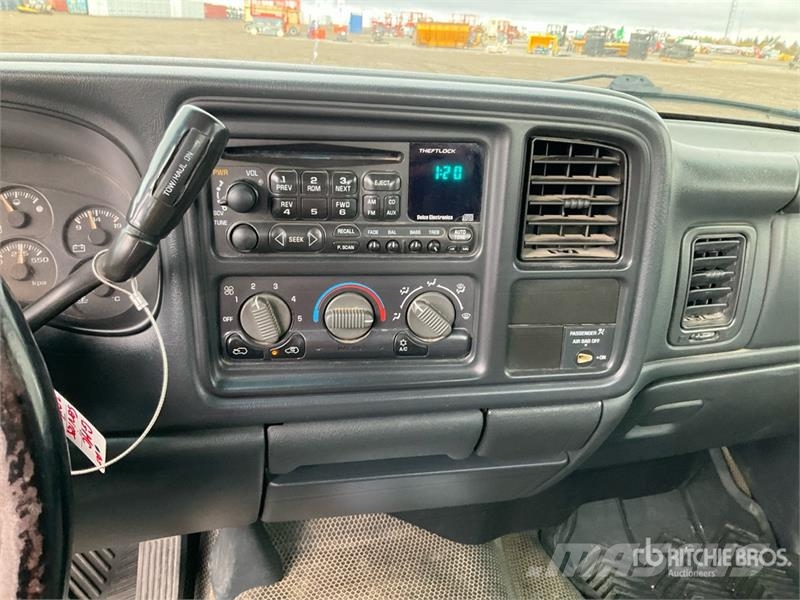 GMC Sierra 3500 SLE 4x2 Utility Truck شاحنات خفيفة/مفصلية الجوانب
