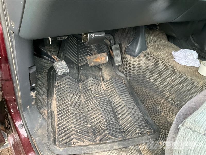 GMC Sierra 3500 SLE 4x2 Utility Truck شاحنات خفيفة/مفصلية الجوانب