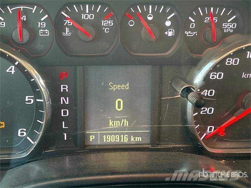 GMC Sierra 3500HD 4x4 Crew Cab Flatbed Truck Pritschenwagen/Pritschenwagen mit Seitenklappe