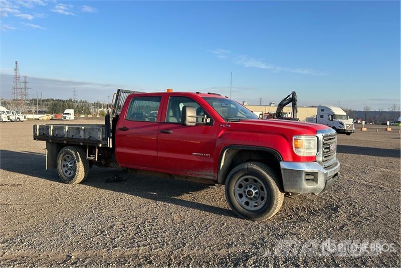 GMC Sierra 3500HD 4x4 Crew Cab Flatbed Truck Pritschenwagen/Pritschenwagen mit Seitenklappe