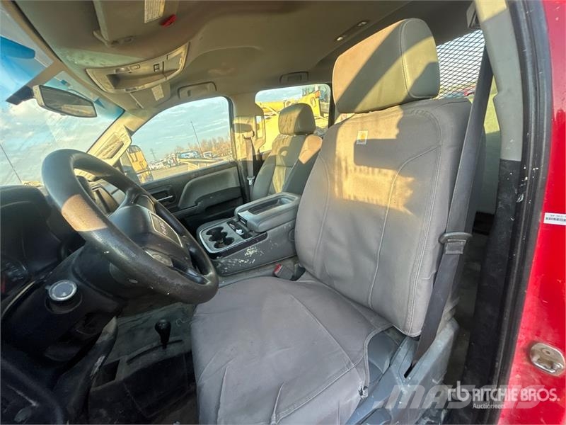 GMC Sierra 3500HD 4x4 Crew Cab Flatbed Truck Pritschenwagen/Pritschenwagen mit Seitenklappe