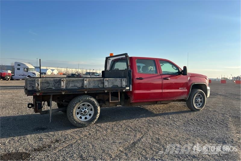 GMC Sierra 3500HD 4x4 Crew Cab Flatbed Truck Pritschenwagen/Pritschenwagen mit Seitenklappe