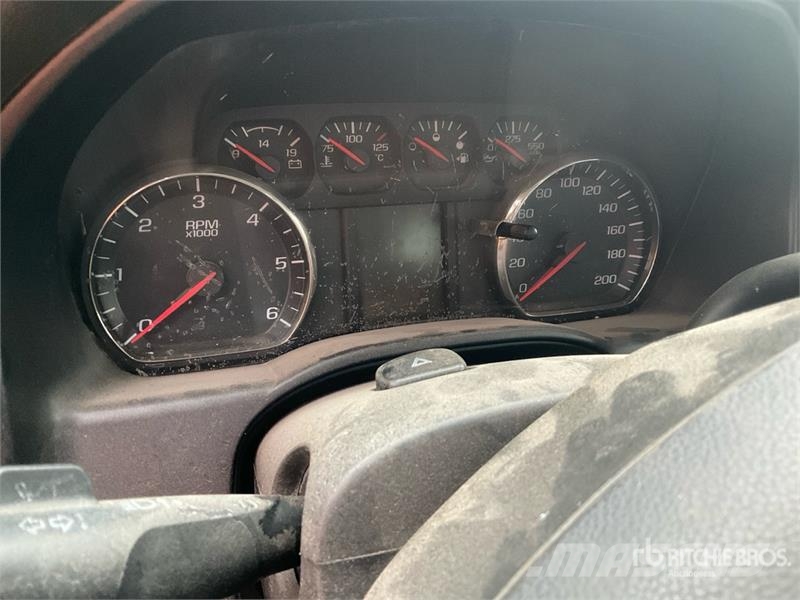 GMC Sierra 3500HD 4x4 Crew Cab Flatbed Truck Camiones plataforma