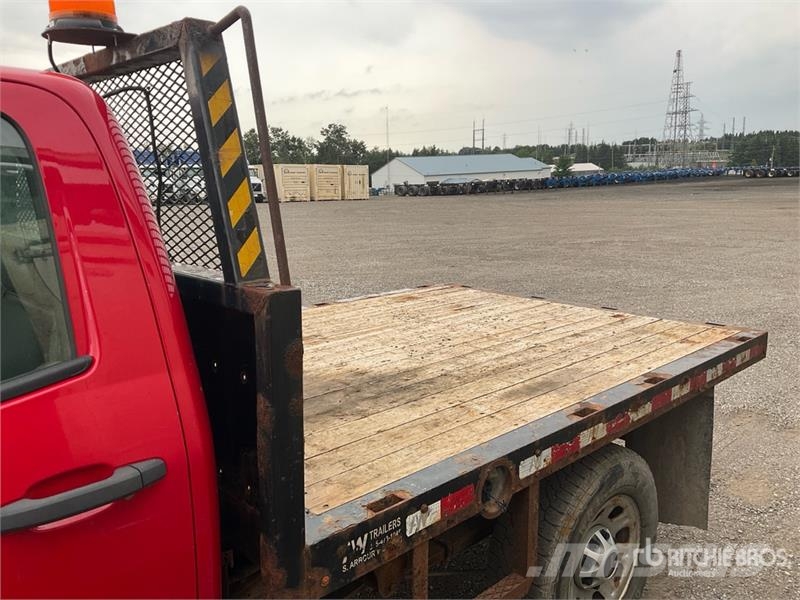 GMC Sierra 3500HD 4x4 Crew Cab Flatbed Truck Camiones plataforma