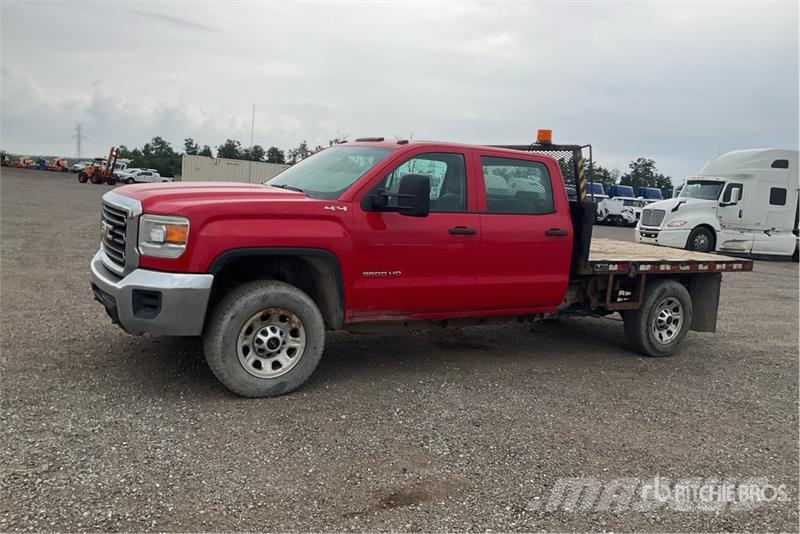GMC Sierra 3500HD 4x4 Crew Cab Flatbed Truck Camiones plataforma