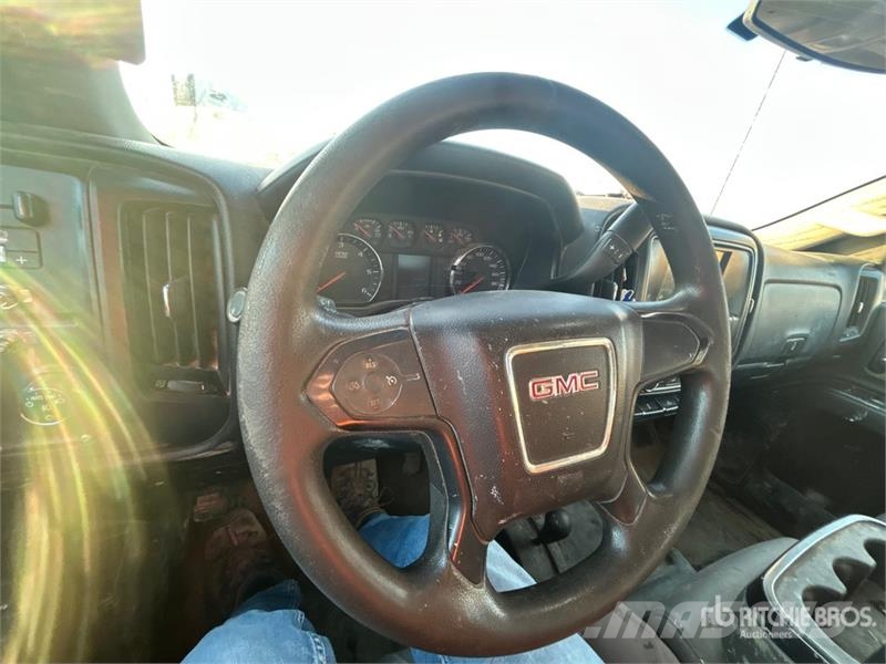 GMC Sierra 3500HD 4x4 Crew Cab Flatbed Truck Pritschenwagen/Pritschenwagen mit Seitenklappe