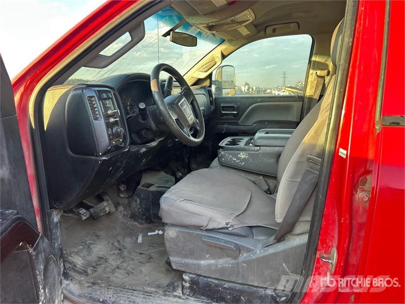 GMC Sierra 3500HD Crew Cab Flatbed Truck Flatbed kamyonlar