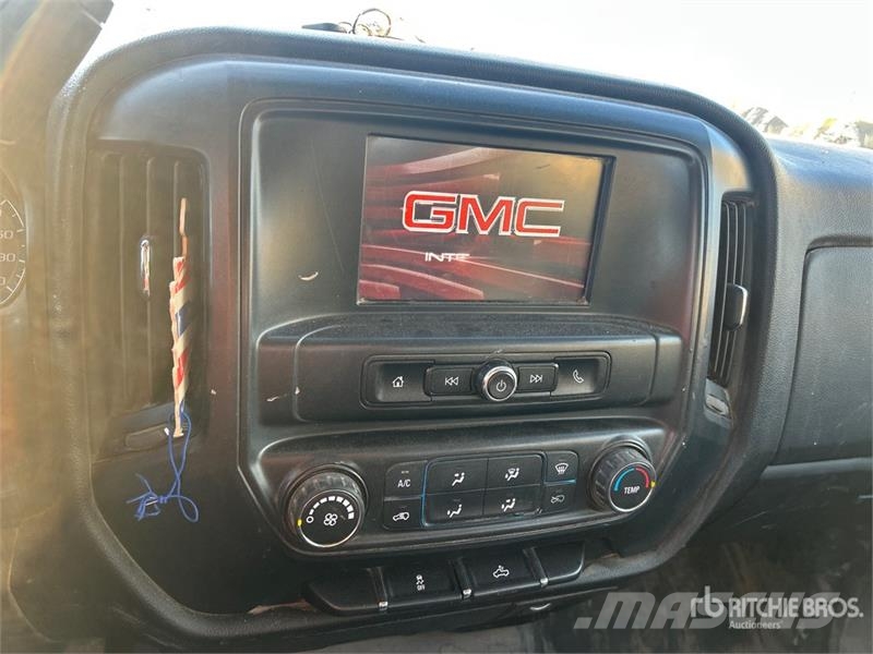 GMC Sierra 3500HD Crew Cab Flatbed Truck Flatbed kamyonlar
