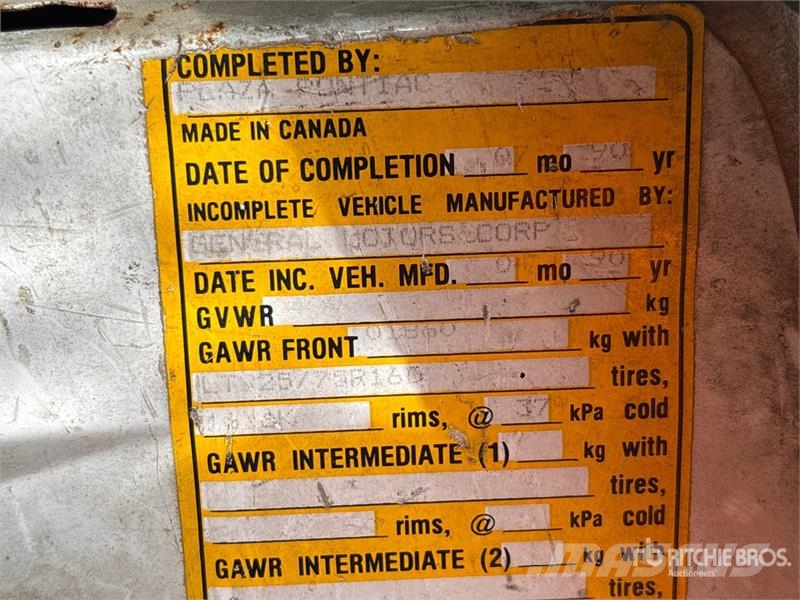 GMC Sierra C/K 3500 4x2 Flatbed Truck Platte bakwagens