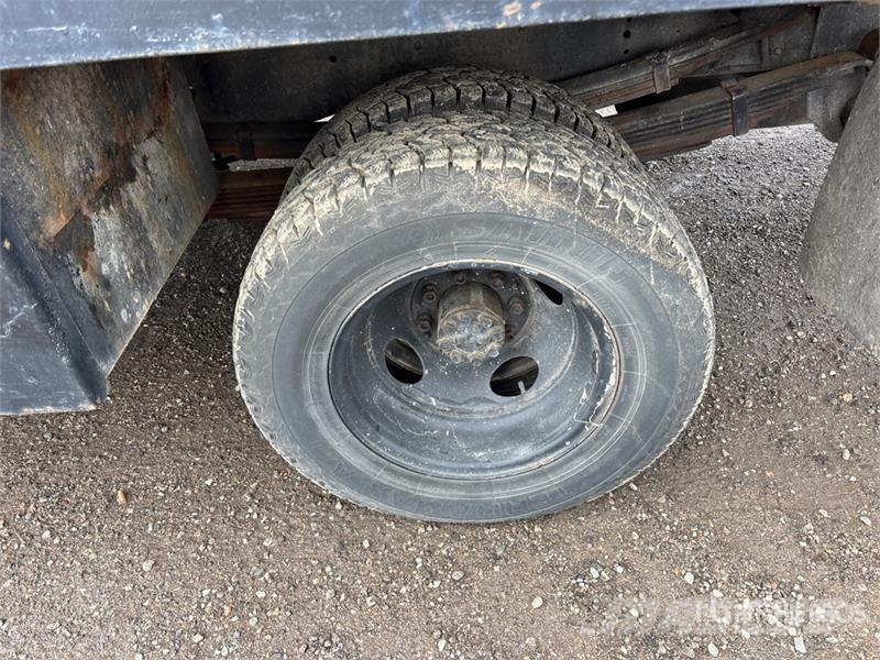 GMC Sierra C/K 3500 4x2 Flatbed Truck Platte bakwagens