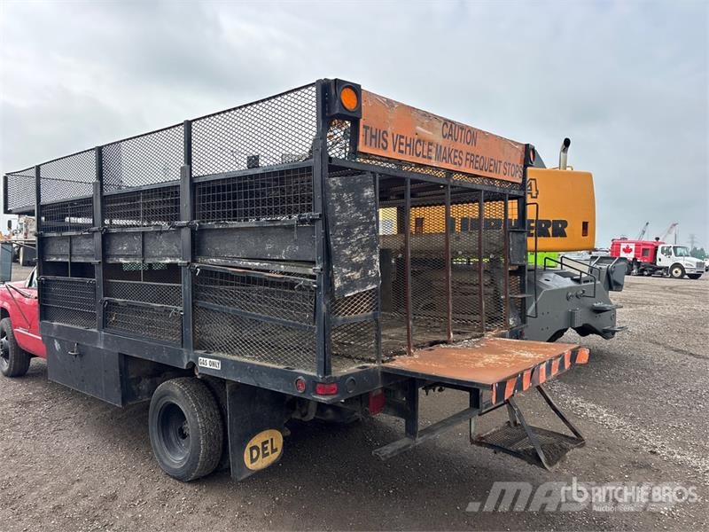 GMC Sierra C/K 3500 4x2 Flatbed Truck Platte bakwagens