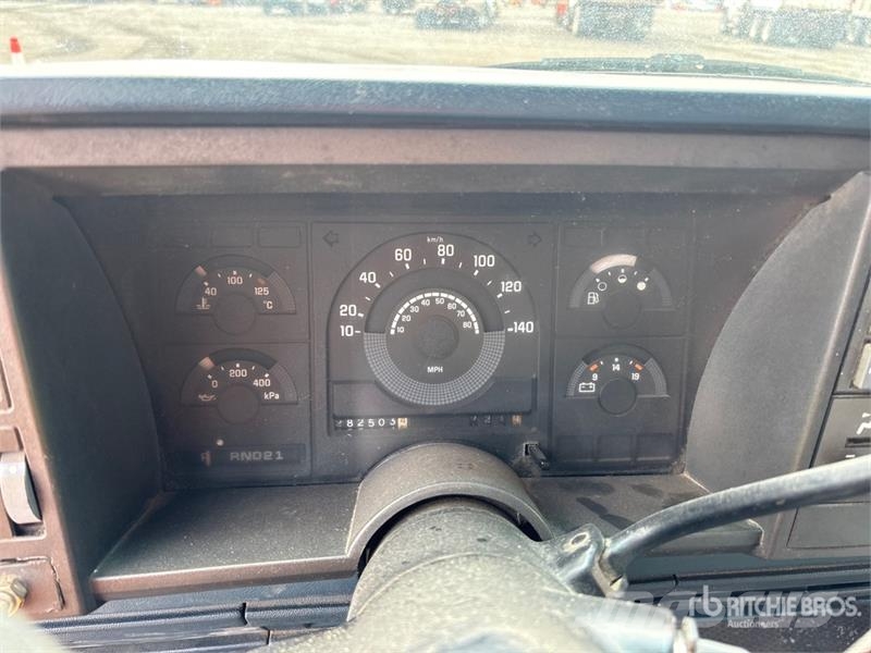 GMC Sierra C/K 3500 4x2 Flatbed Truck Platte bakwagens