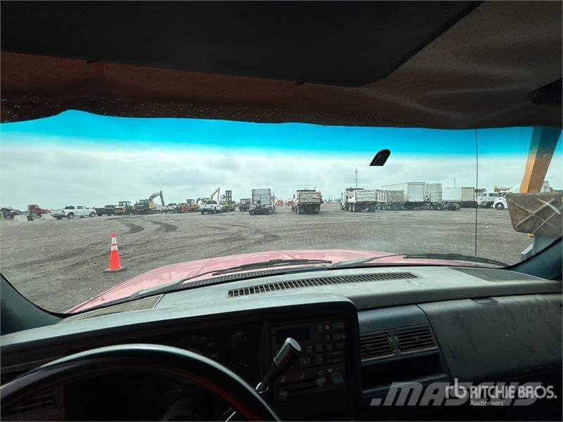 GMC Sierra C/K 3500 4x2 Flatbed Truck Platte bakwagens