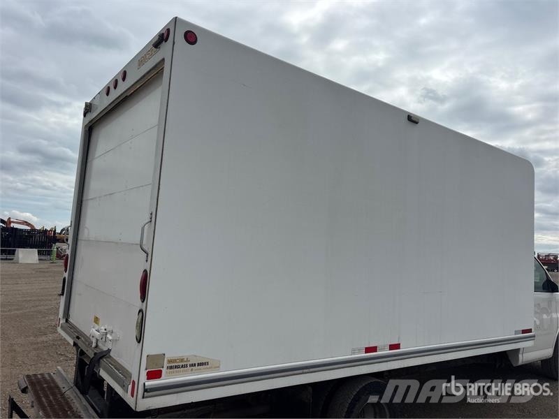 GMC STV 4x2 Van Truck Sanduk kamioni