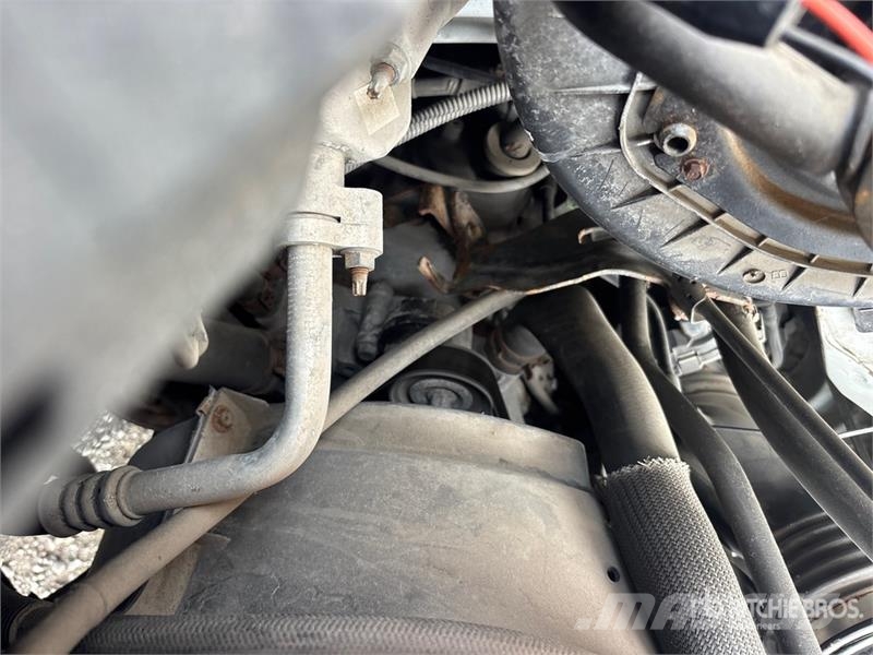 GMC STV 4x2 Van Truck Sanduk kamioni