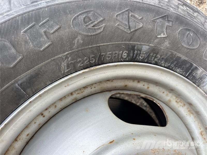 GMC STV 4x2 Van Truck Sanduk kamioni