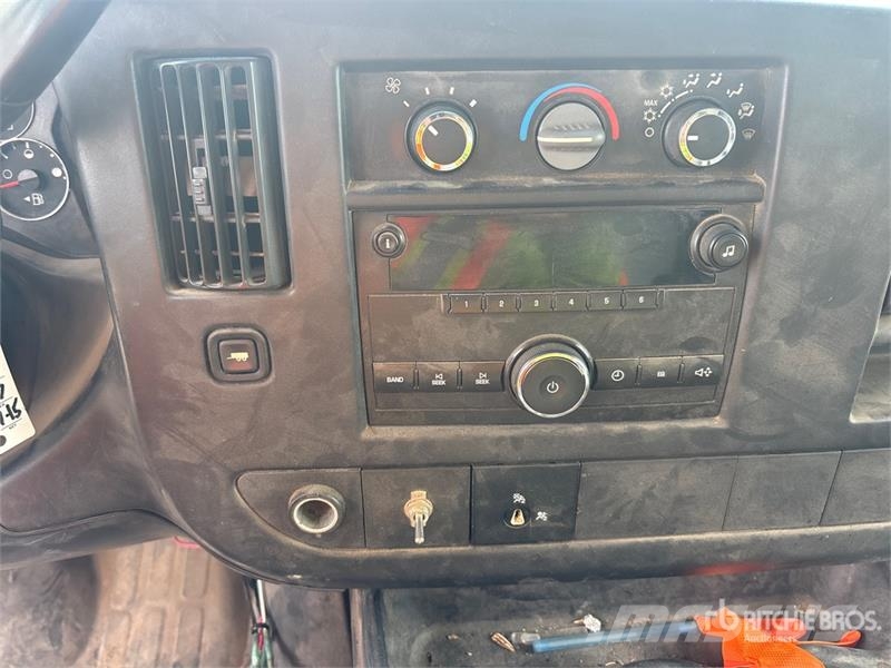 GMC STV 4x2 Van Truck Sanduk kamioni