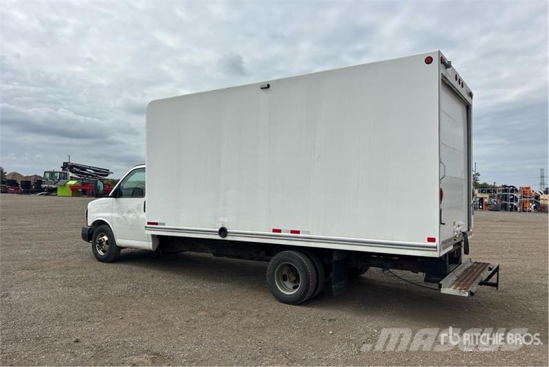GMC STV 4x2 Van Truck Sanduk kamioni