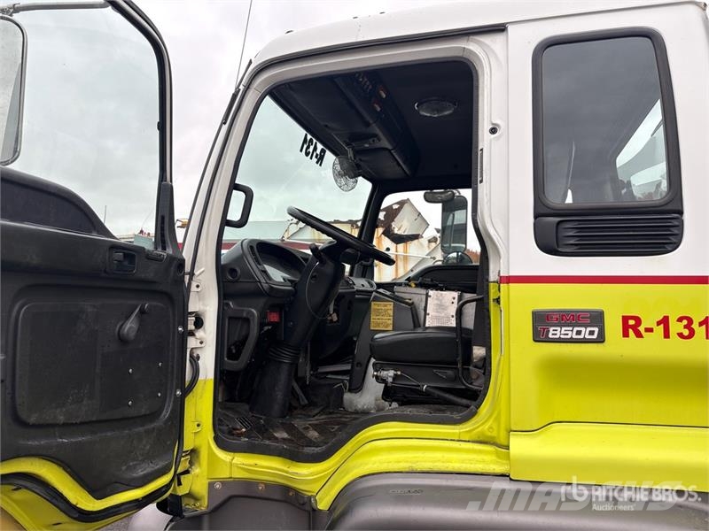 GMC T8500 4x2 Fire Truck Löschfahrzeuge