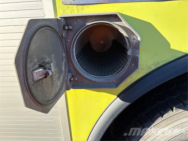 GMC T8500 4x2 Fire Truck Пожарные машины