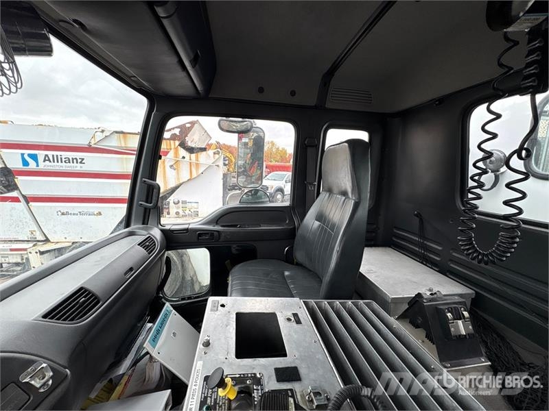 GMC T8500 4x2 Fire Truck Löschfahrzeuge