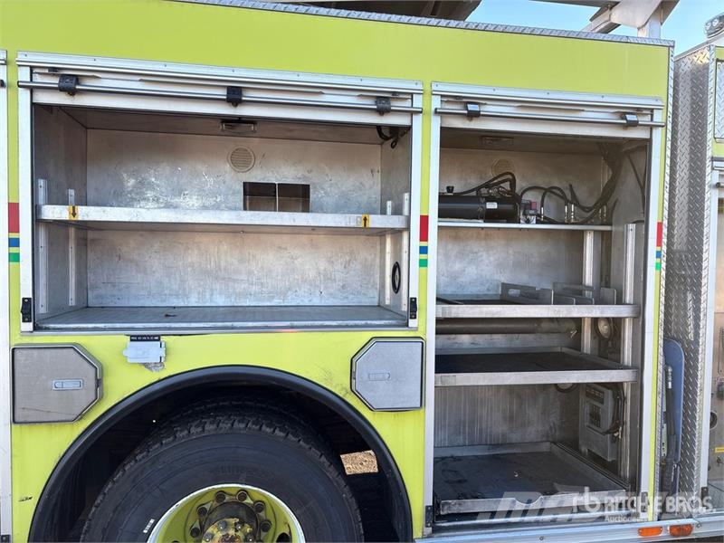 GMC T8500 4x2 Fire Truck Пожарные машины