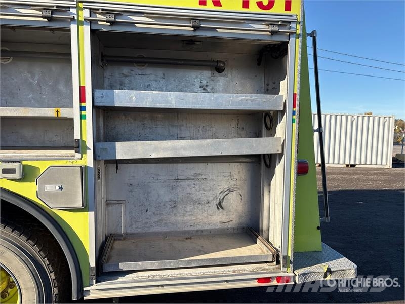 GMC T8500 4x2 Fire Truck Пожарные машины