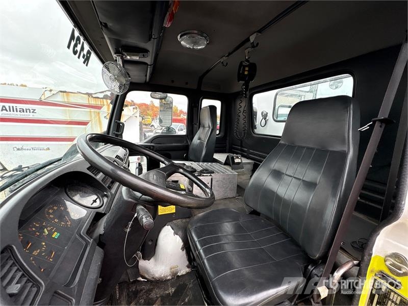 GMC T8500 4x2 Water Truck Water bowser