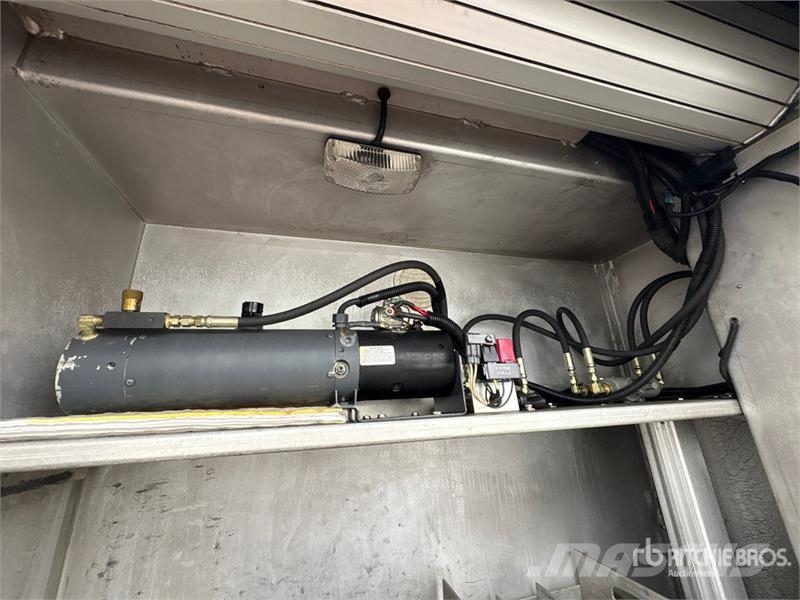 GMC T8500 4x2 Water Truck Water bowser