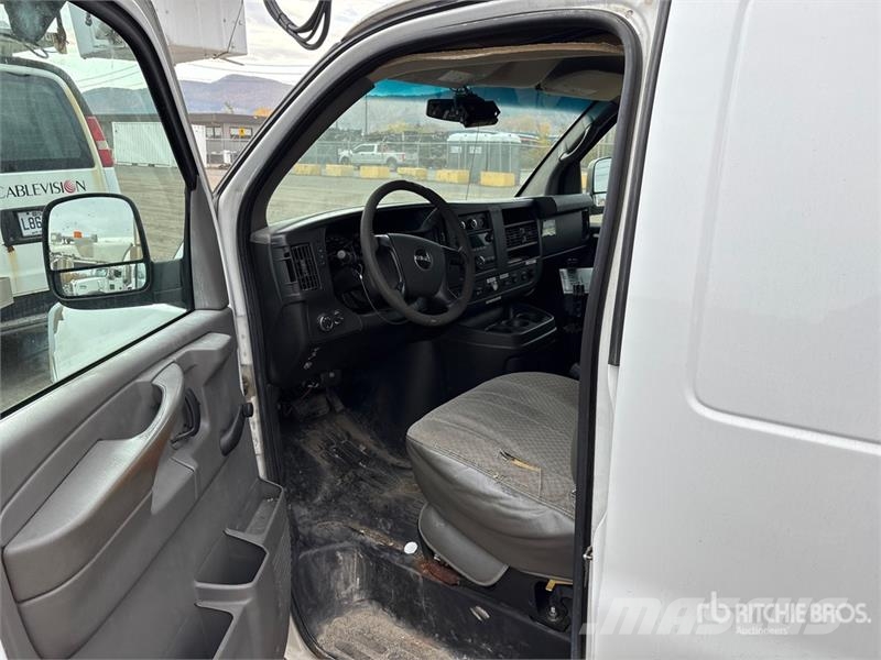 GMC Telelift Warwick 35 ft on GMC Savana 3500 4x2 Van Pacēlāji uz automašīnas bāzes