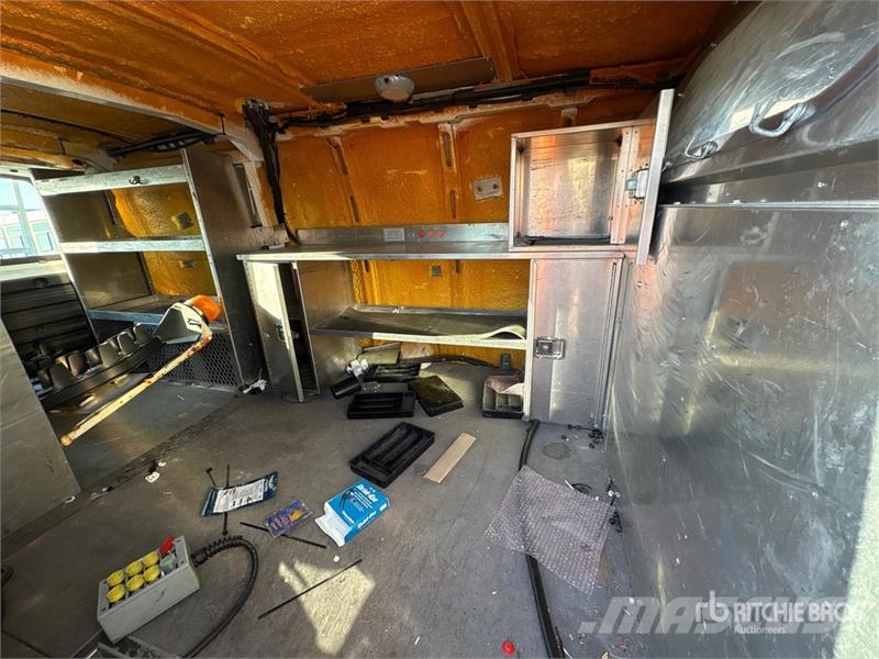 GMC Telelift Warwick 35 ft on GMC Savana 3500 4x2 Van Pacēlāji uz automašīnas bāzes