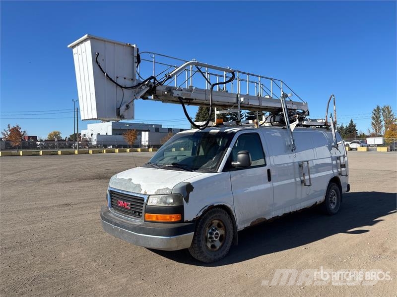 GMC Telelift Warwick 35 ft on GMC Savana 3500 4x2 Van Моторизирани платформи с талига