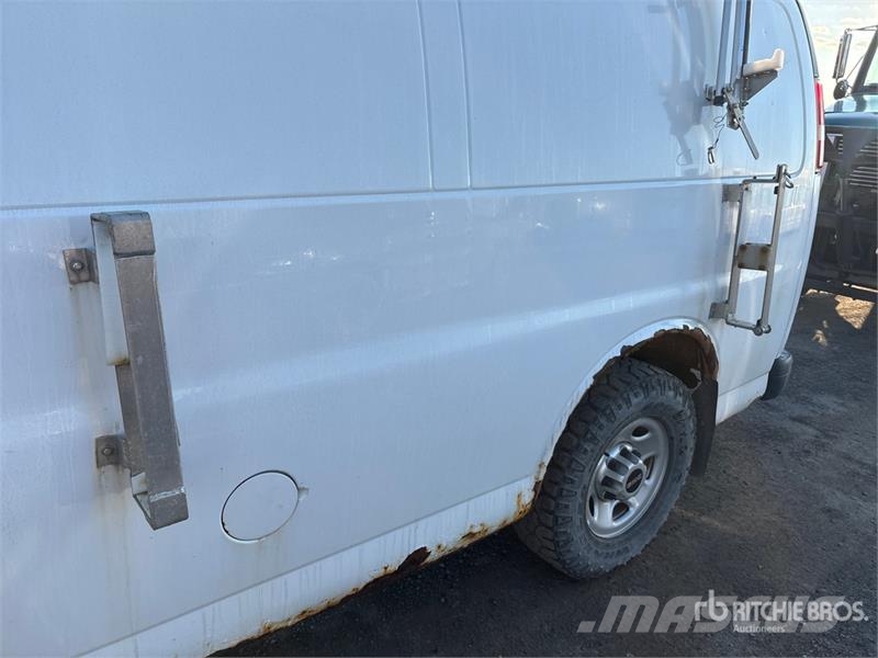 GMC Telelift Warwick 35 ft on GMC Savana 3500 4x2 Van Pacēlāji uz automašīnas bāzes