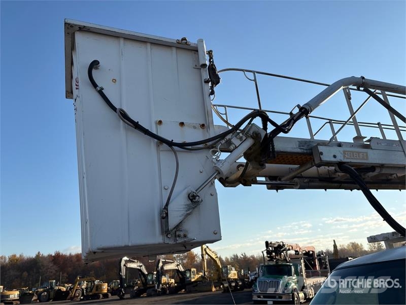 GMC Telelift Warwick 35 ft on GMC Savana 3500 4x2 Van Pacēlāji uz automašīnas bāzes