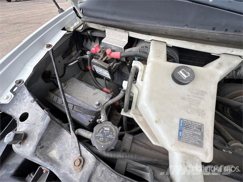 GMC Telelift Warwick 35 ft on GMC Savana 3500 4x2 Van Pacēlāji uz automašīnas bāzes