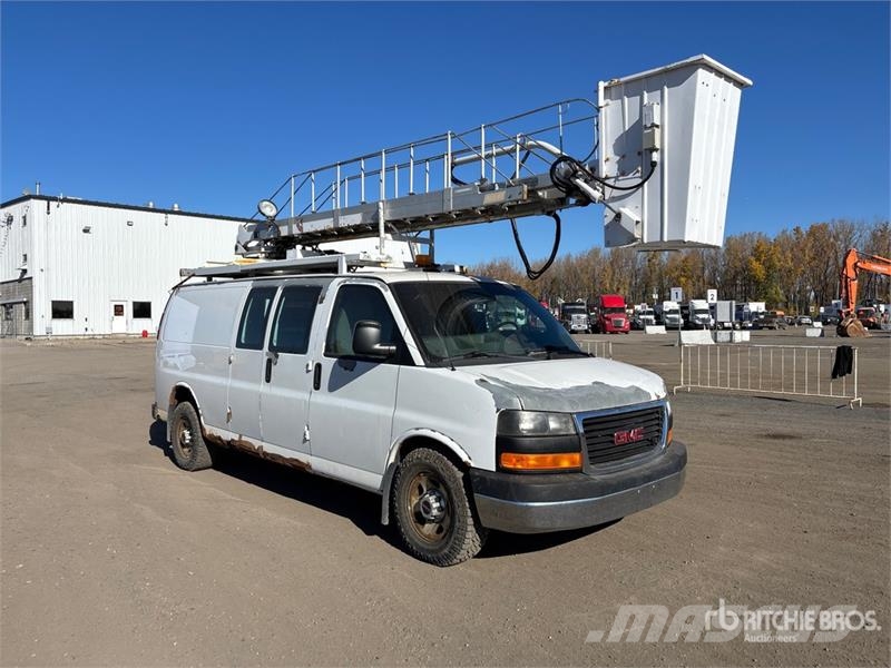 GMC Telelift Warwick 35 ft on GMC Savana 3500 4x2 Van Моторизирани платформи с талига