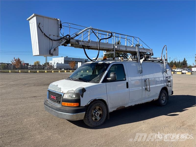 GMC Telelift Warwick 35 ft on GMC Savana 3500 4x2 Van Моторизирани платформи с талига