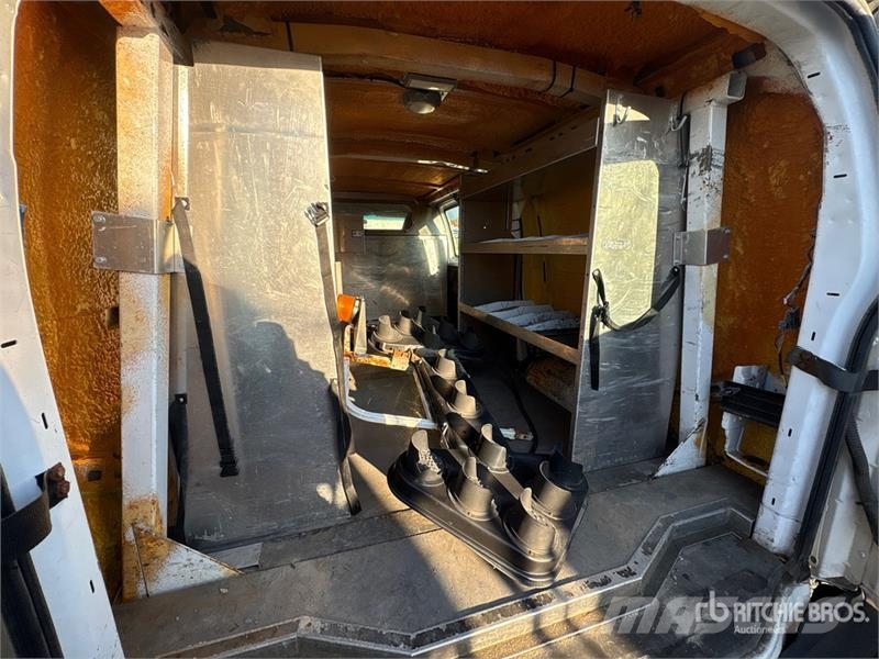GMC Telelift Warwick 35 ft on GMC Savana 3500 4x2 Van Pacēlāji uz automašīnas bāzes