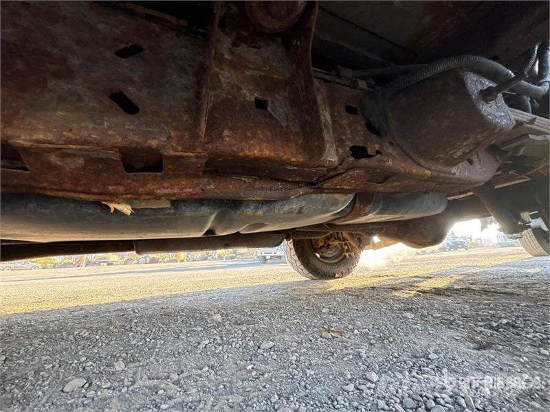 GMC Telelift Warwick 35 ft on GMC Savana 3500 4x2 Van Pacēlāji uz automašīnas bāzes