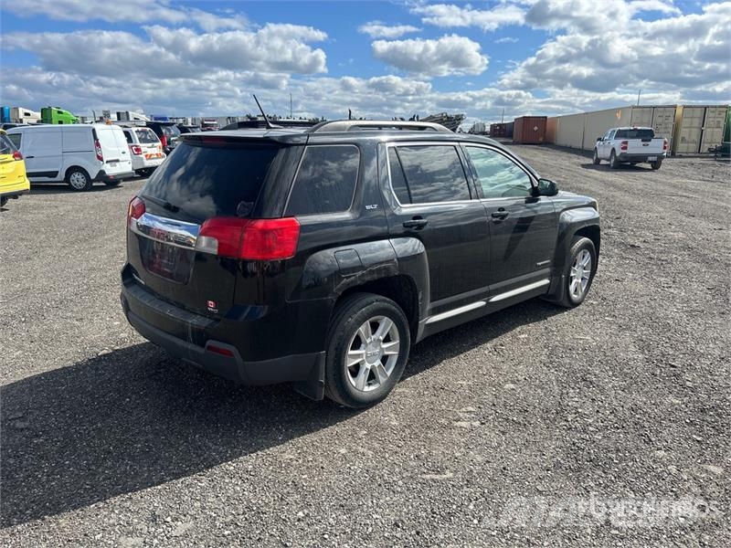 GMC Terrain SLT AWD SUV سيارات
