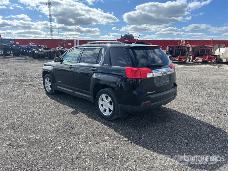 GMC Terrain SLT AWD SUV سيارات