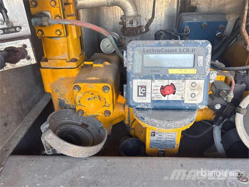 GMC TSR 4x2 Fuel Truck (Inoperable) Tsisternveokid