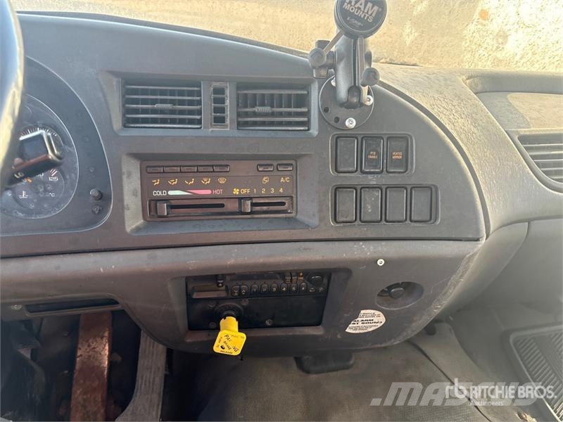 GMC TSR 4x2 Fuel Truck (Inoperable) Tsisternveokid