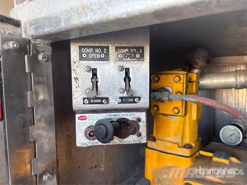 GMC TSR 4x2 Fuel Truck (Inoperable) Tsisternveokid