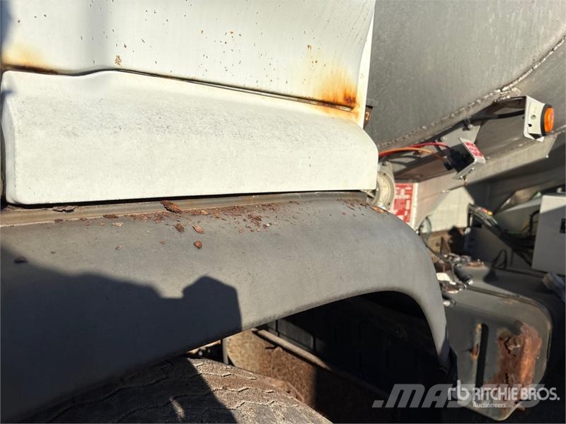 GMC TSR 4x2 Fuel Truck (Inoperable) Tsisternveokid