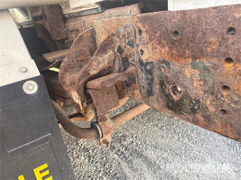 GMC TSR 4x2 Fuel Truck (Inoperable) Tsisternveokid