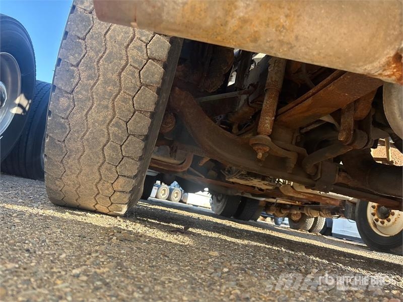 GMC TSR 4x2 Fuel Truck (Inoperable) Tsisternveokid